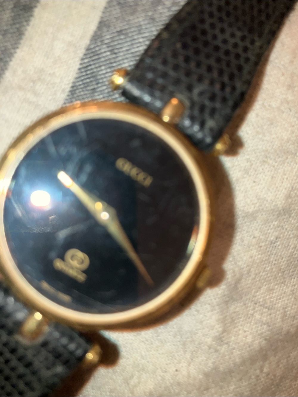 Gucci Black Dial Gold-Tone Men’s Leather Strap Watch - Picture 7 of 10
